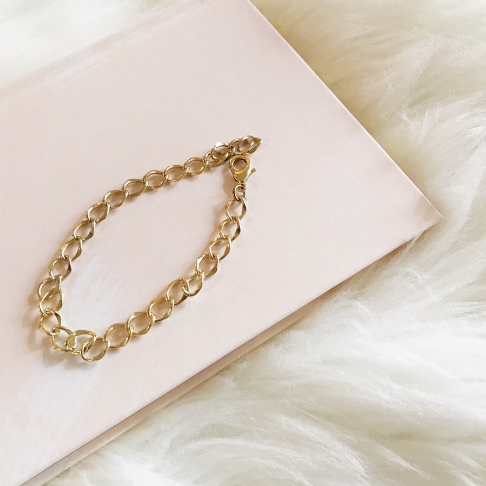 Gold chain bracelet